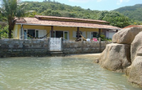 Casa no Sul de Florianópolis com 4 quartos (2 suites) frente